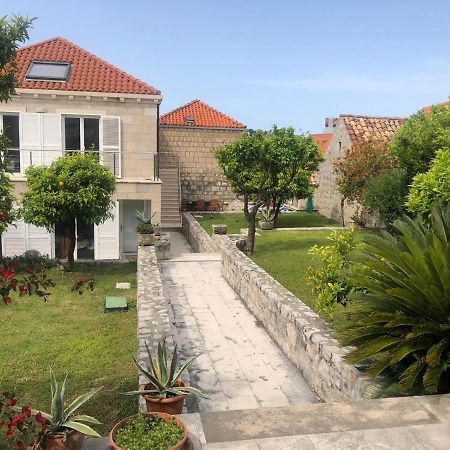 Charming Apartment For 3 Pax In Cavtat Exteriör bild